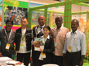 معرض دبي 2015 على العميل الهندي