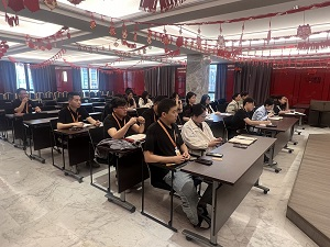 أنشطة تدريبية لتعزيز معرفتنا المهنية