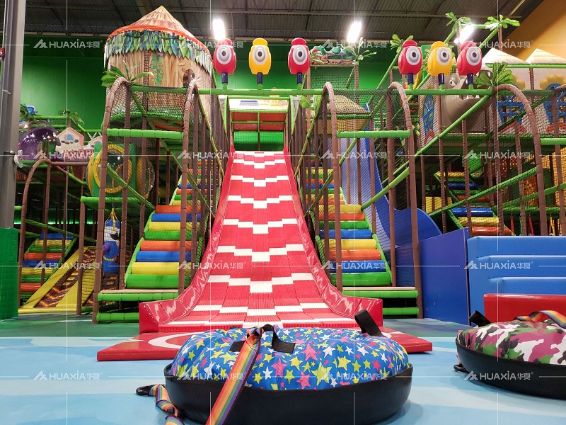 حالة ملعب داخلي من كندا