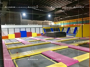 حالة ملعب داخلي بمساحة 1500 متر مربع في المملكة العربية السعودية