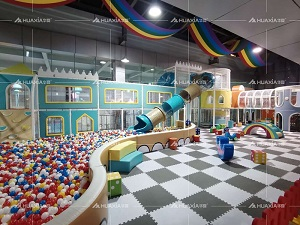 ملعب داخلي بني في شيانيانغ