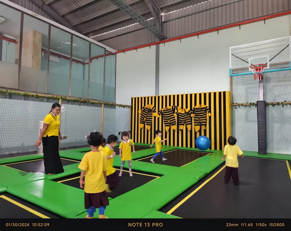 ملعب داخلي W0058