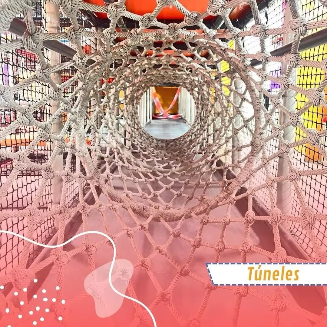 ملاعب الأطفال الساحرة في بنما: حديقة الفرح والأمان